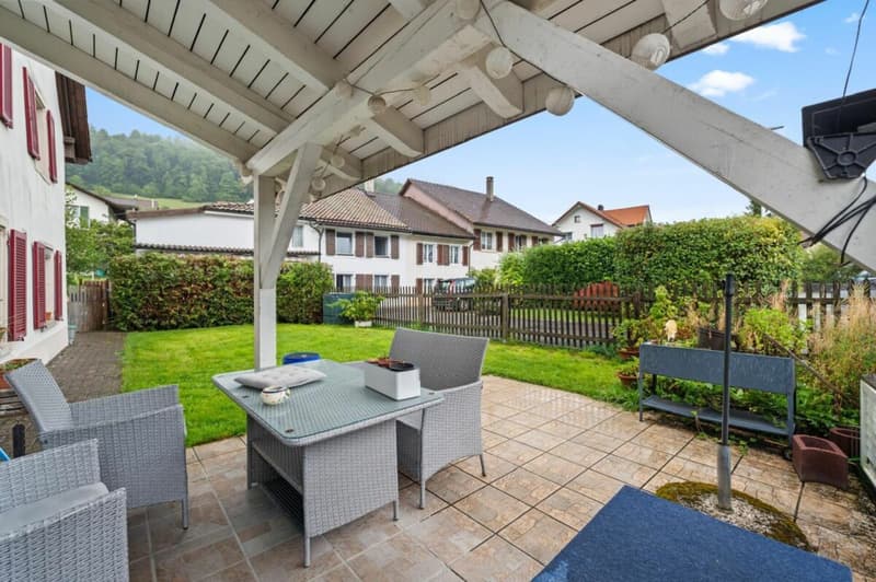 Grosszügige 4.5-Zimmer-Gartenwohnung mit über 100 m² Gartenfläche! (1)