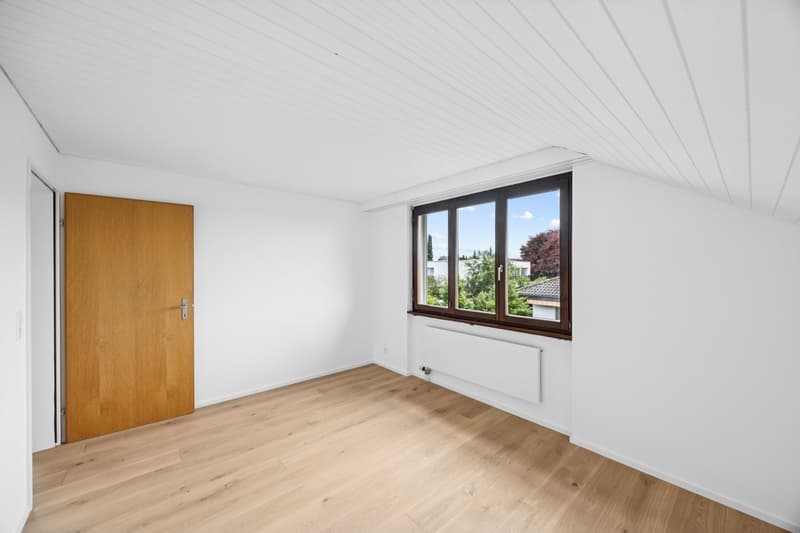 Saniertes 6.5-Zimmer-Einfamilienhaus mit Garten (4)