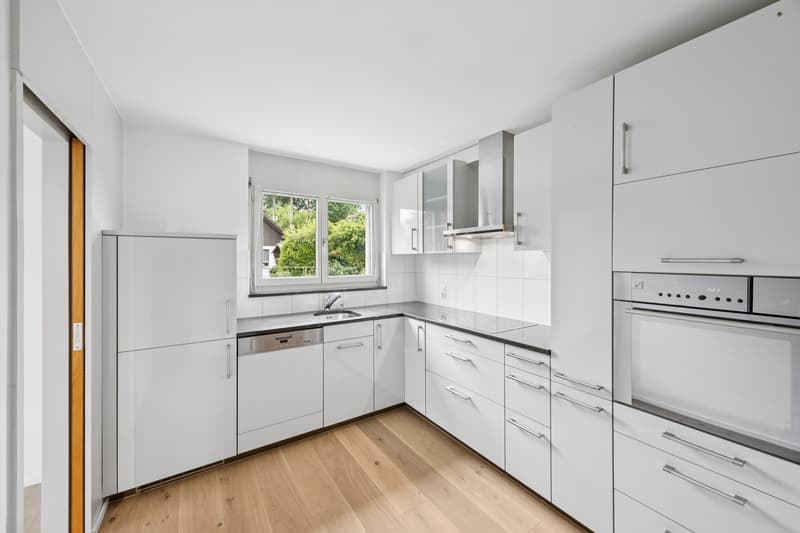 Saniertes 6.5-Zimmer-Einfamilienhaus mit Garten (3)