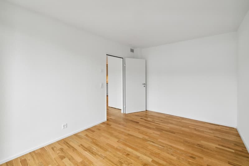 Moderne 2.5-Zimmerwohnung im Tower Münchenstein BL (4)
