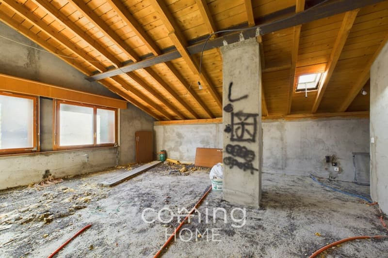 Investment opportunity in the wine-growing village of Varen - a three-flat apartment block with mountain views (19)