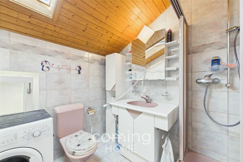 Sofort beziehbare 4-Zimmer-Dachwohnung in Ried-Brig - wohnlich und naturnah gelegen (9)