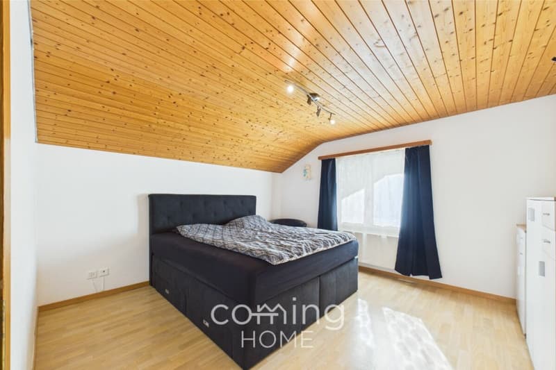 Sofort beziehbare 4-Zimmer-Dachwohnung in Ried-Brig - wohnlich und naturnah gelegen (5)