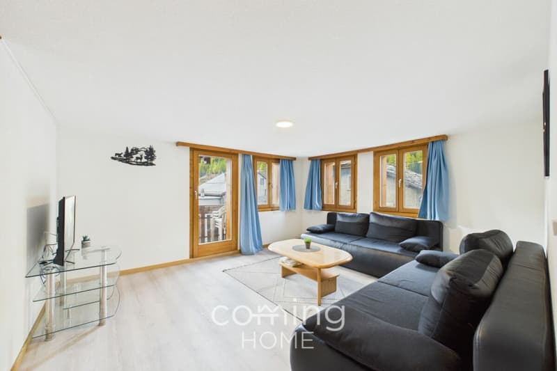 Einladende 3.5-Zimmer-Wohnung in Saas-Grund - Bergblick, zwei Balkone und viel Sonne (2)