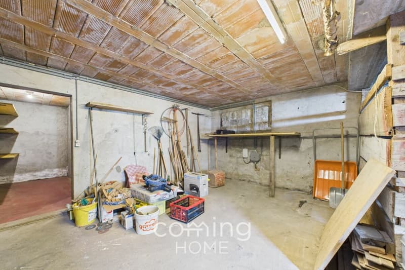 Viel Platz drinnen und draussen - Einfamilienhaus mit Terrasse und Bergsicht in Susten (14)
