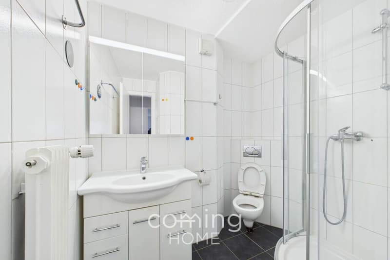 Mountain views and a balcony on the 4th floor - well-maintained 3.5-room apartment in Visp (9)