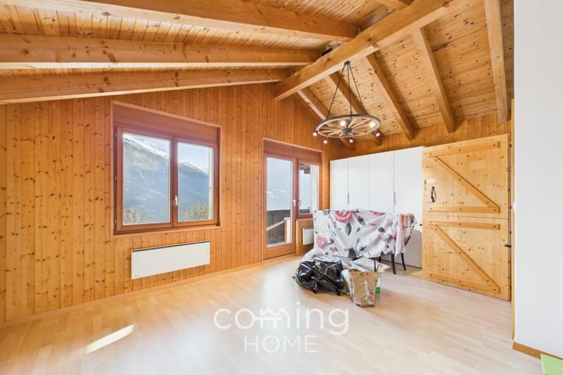 Gepflegtes 5.5-Zimmer-Chalet in Mund mit zwei Cheminées, Garten und Bergsicht - sonnige Lage, vier Bauparzellen W2 (9)