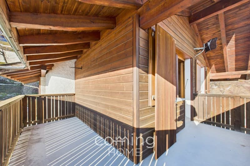Gepflegtes 5.5-Zimmer-Chalet in Mund mit zwei Cheminées, Garten und Bergsicht - sonnige Lage, vier Bauparzellen W2 (12)