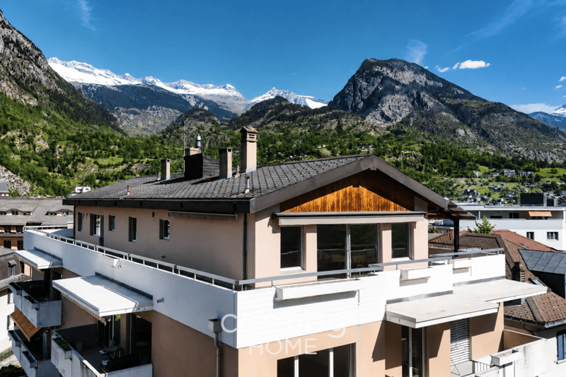 Un penthouse de rêve avec vue panoramique sur les montagnes - votre appartement de 4,5 pièces au-dessus des toits de Brigue-Glis (1)