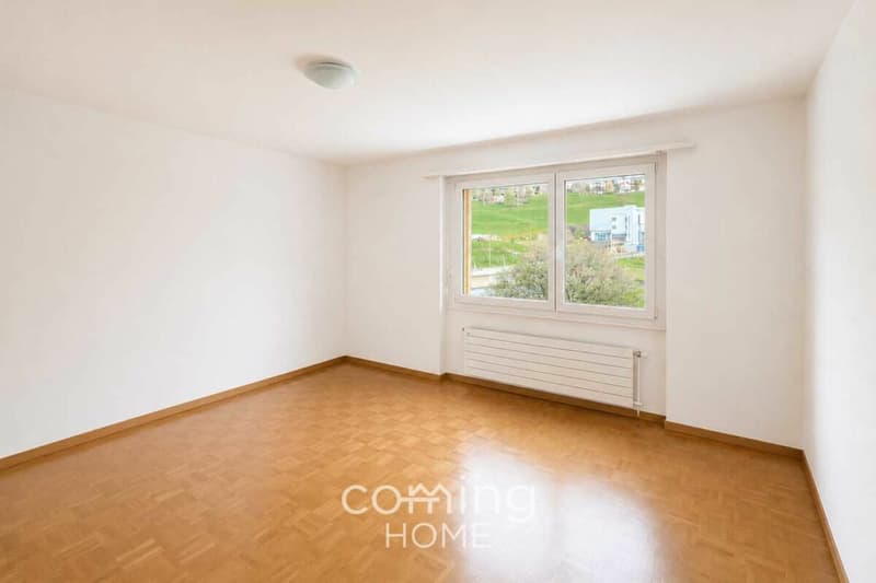 Moderne 4.5 Zimmerwohnung in Brig-Glis mit Balkon und Bergsicht (9)