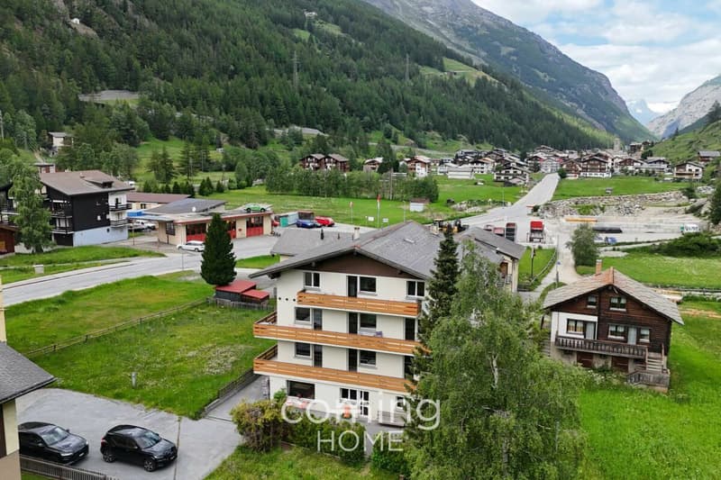 Jolie maison de groupe à Saas-Grund, offrant un potentiel d'aménagement et une vue panoramique sur les Alpes (17)