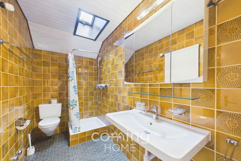 Appartement de 2,5 pièces à Loèche-les-Bains avec balcon ensoleillé et parking souterrain (8)