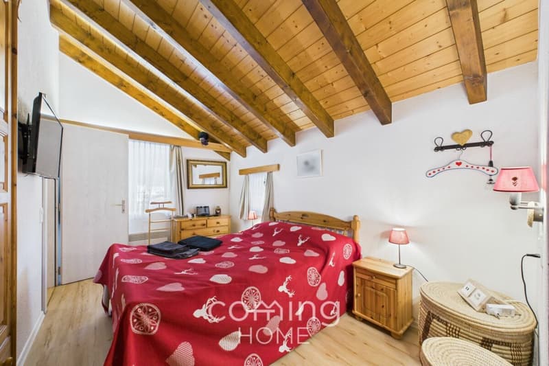 Un havre de paix dans la vallée de Saas : une maison élégante offrant une vue panoramique sur les montagnes, située dans le village paisible d'Eisten (8)