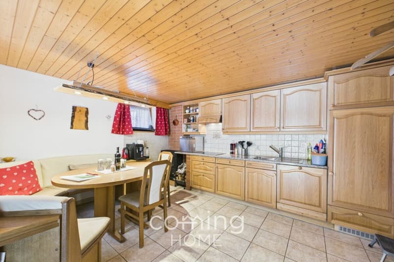 Un havre de paix dans la vallée de Saas : une maison élégante offrant une vue panoramique sur les montagnes, située dans le village paisible d'Eisten (2)