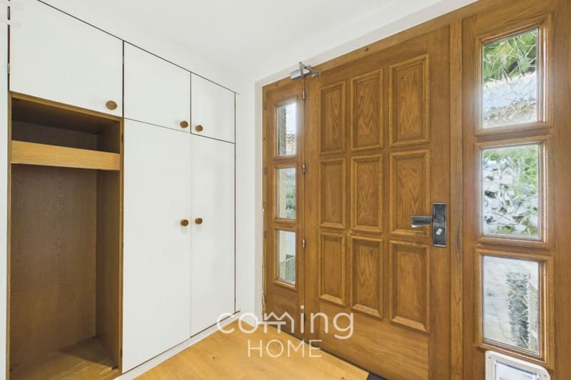 Maison individuelle haut de gamme, appartement indépendant et grand terrain à Stalden (19)