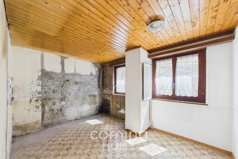 Appartement de 2,5 pièces avec une pièce supplémentaire et un grand potentiel d'aménagement à Saas-Balen (5)