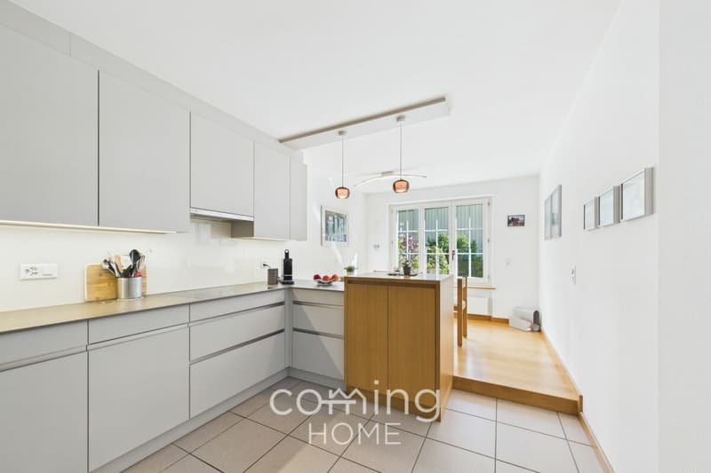 Modernisiertes Einfamilienhaus mit sonnigem Garten in Visp Eyholz (4)