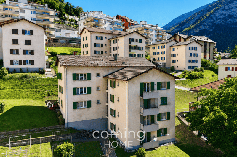 Sonnige 3.5-Zimmerwohnung mit Balkon und Bergsicht in ruhiger Lage (1)