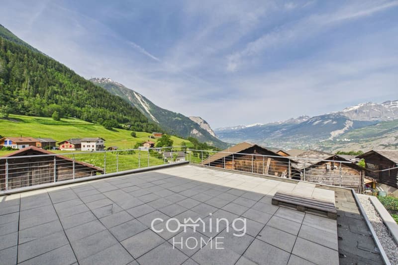 Alpines Zweifamilienhaus mit Panoramablick, Terrassen, Stall und Doppelgarage - Unterems (8)