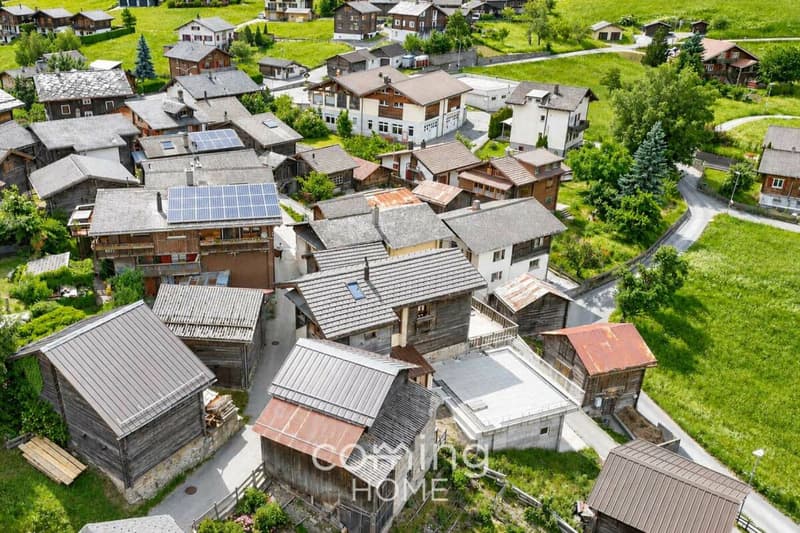 Alpines Zweifamilienhaus mit Panoramablick, Terrassen, Stall und Doppelgarage - Unterems (16)