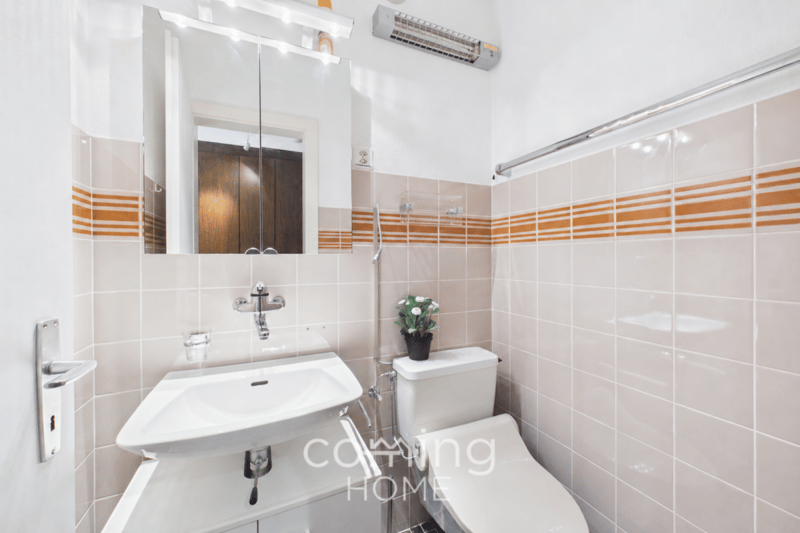 Sonnige 2.5 Zimmer-Dachwohnung in Leukerbad mit Bergsicht (9)