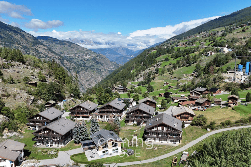 Wohnen mit Bergblick - charmante 4.5-Zimmer-Wohnung in Grächen (13)