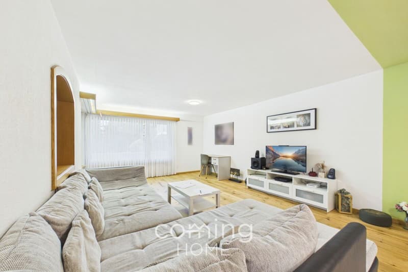 Sonnige 4.5 Zimmerwohnung in Steg mit Balkon und Bergsicht (4)
