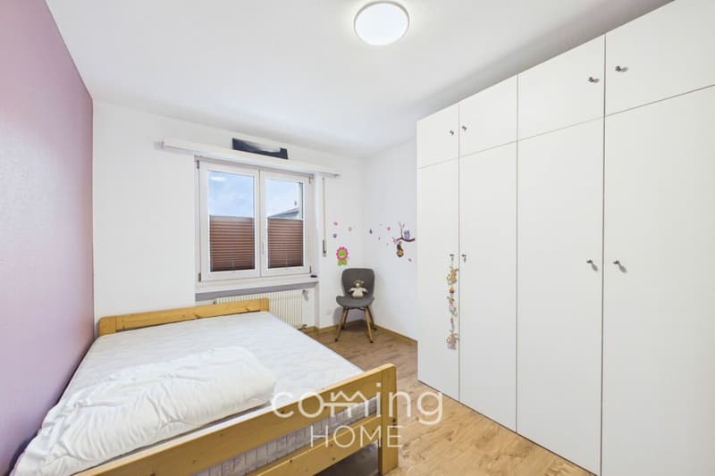 Sonnige 4.5 Zimmerwohnung in Steg mit Balkon und Bergsicht (7)