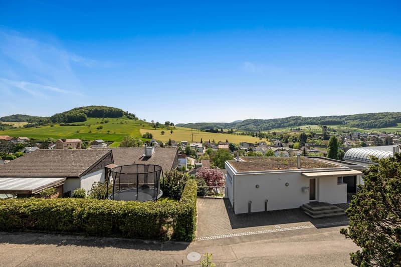 Exklusives Einfamilienhaus mit Pool, Weitblick an sonniger Hanglage (11)