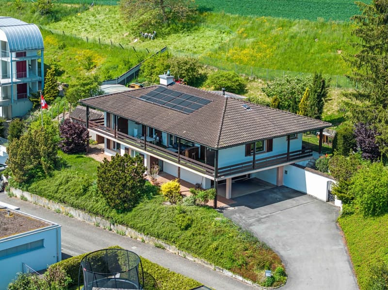 Exklusives Einfamilienhaus mit Pool, Weitblick an sonniger Hanglage (2)