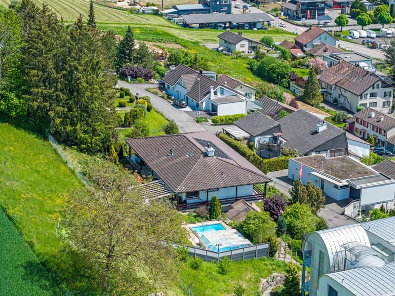 Exklusives Einfamilienhaus mit Pool, Weitblick an sonniger Hanglage (12)