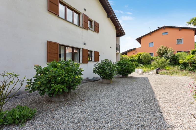 Schöne Wohnung mit gedecktem Parkplatz (2)