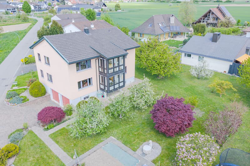 Wohnen mit Weitblick  gepflegtes Zweifamilienhaus im Grünen (12)