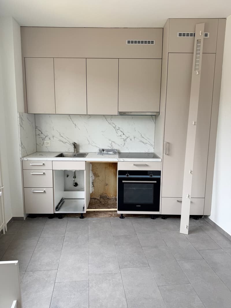 Frisch sanierte 2 Zimmer Wohnung zu vermieten (2)