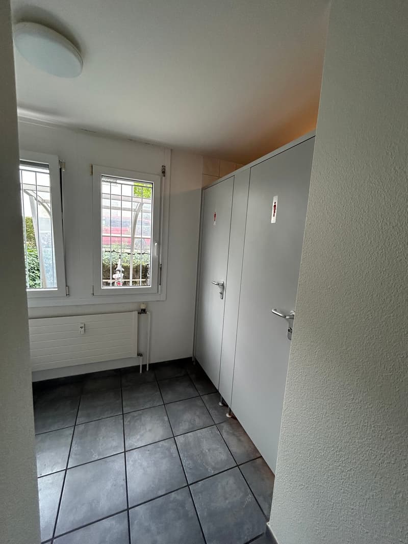 Heller Praxisraum / Atelier in Allschwil zu vermieten (4)