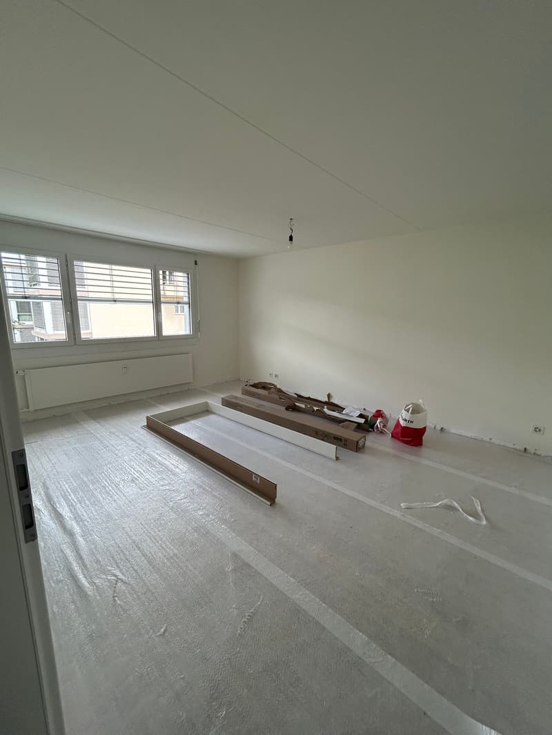 Helle 4.5-Zimmer-Wohnung mit grossem Balkon zu vermieten (4)