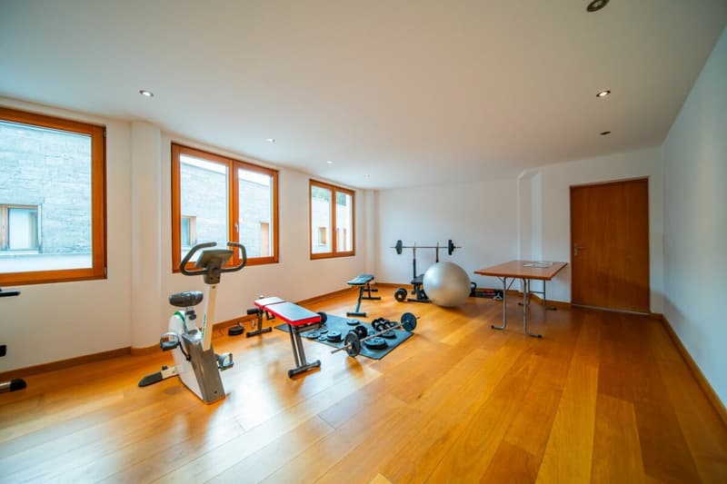 Moderne 2.5-Zimmer-Terrassenwohnung mit 20 m² Terrasse in Laax (11)