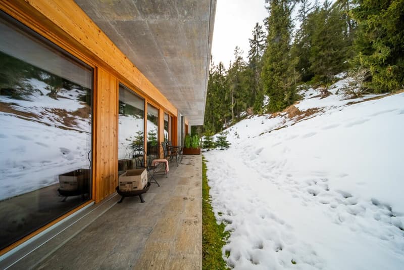 Moderne 2.5-Zimmer-Terrassenwohnung mit 20 m² Terrasse in Laax (13)