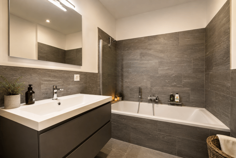 Moderne 2.5-Zimmer-Terrassenwohnung mit 20 m² Terrasse in Laax (9)