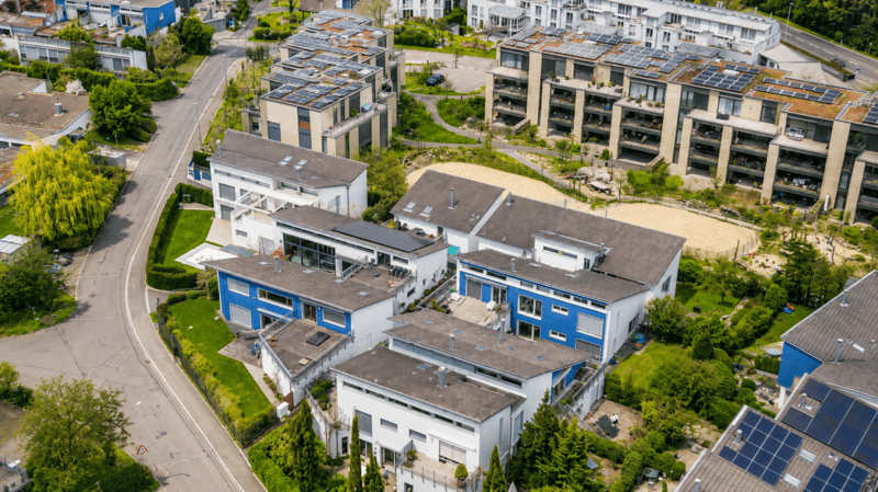 Architektonisches Reihenhaus mit Weite, Licht und Privatsphäre in Gockhausen (3)