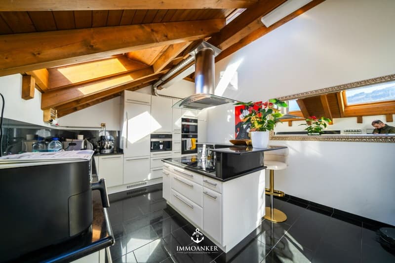 Exklusive 6.5-Zimmer-Dachgeschosswohnung mit Lift direkt in die Wohnung - Seepark Altendorf (3)