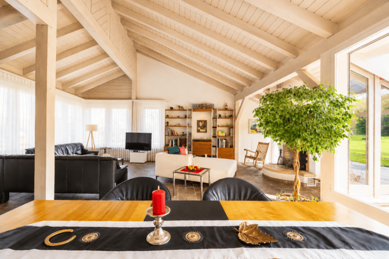 Grosszügiges 6.5-Zimmer-Einfamilienhaus mit viel Land und Entwicklungspotenzial in Dänikon (7)