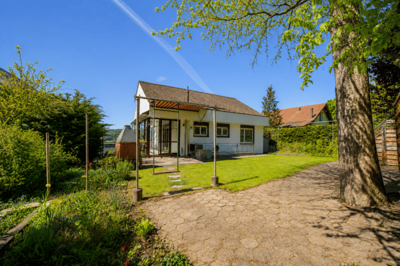 Frisch saniertes 6.5-Zimmer-Einfamilienhaus mit Südhanglage und Weitsicht in Füllinsdorf (13)