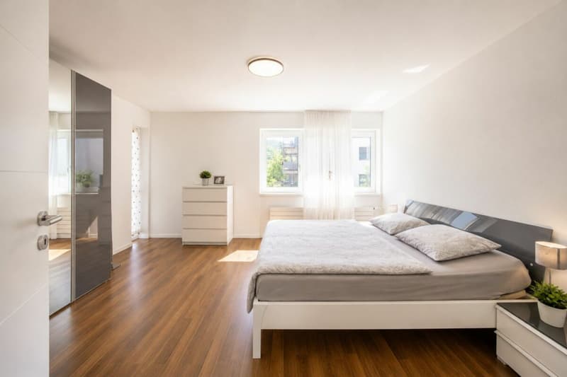 Luxuriöses Wohnen direkt am Rhein - exklusives 6.5-Zimmer-Einfamilienhaus mit traumhafter Aussicht (13)
