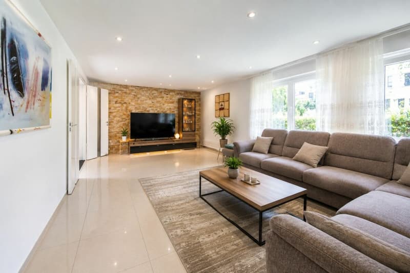 Luxuriöses Wohnen direkt am Rhein - exklusives 6.5-Zimmer-Einfamilienhaus mit traumhafter Aussicht (5)