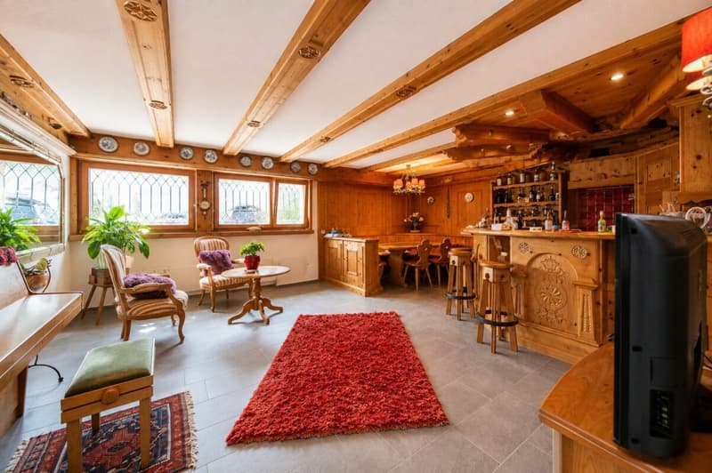 Exklusives Familienparadies mit Pool und Weitblick - grosszügiges 10-Zimmer-Einfamilienhaus in Bergdietikon (21)
