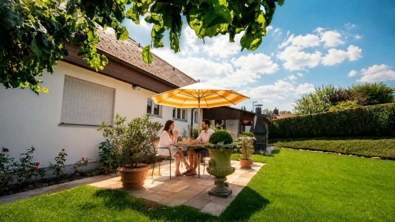 Exklusives Familienparadies mit Pool und Weitblick - grosszügiges 10-Zimmer-Einfamilienhaus in Bergdietikon (15)