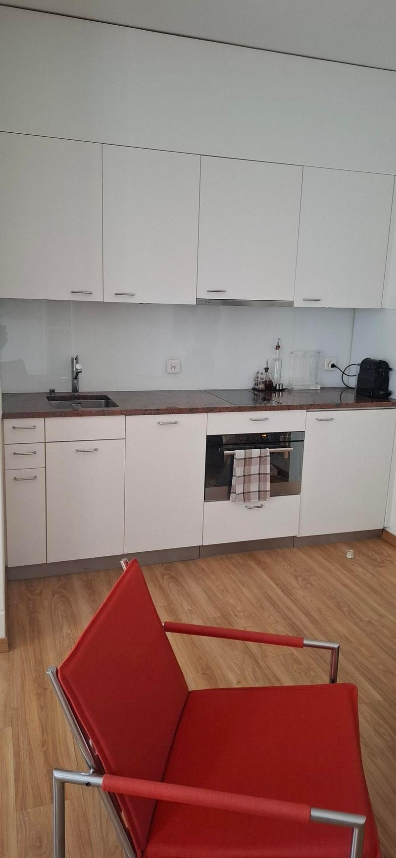 Charmante, möblierte 2-Zimmer-Wohnung mit Balkon (5)