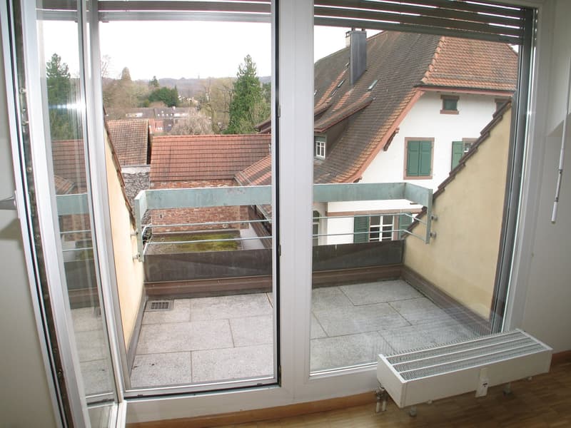 Charmante 3-Zimmer-Dachwohnung mit Galerie im Zentrum von Riehen (10)