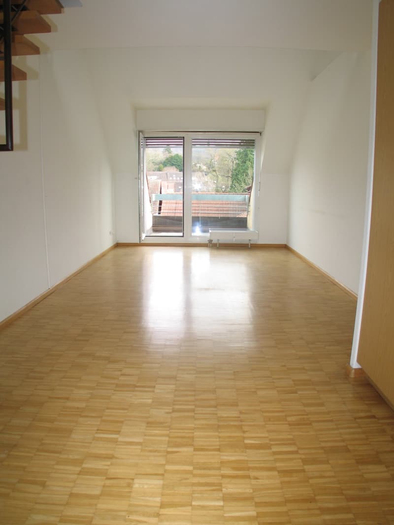 Charmante 3-Zimmer-Dachwohnung mit Galerie im Zentrum von Riehen (7)